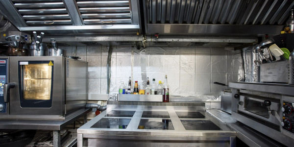 Limpiezas de Conductos de Extracción y Ventilación Saelices · Cocina de Kebabs